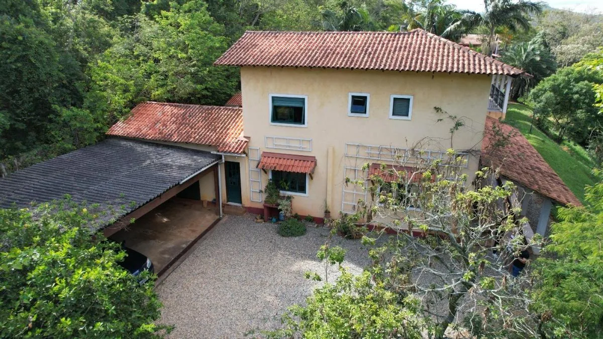 Chácara no Cond. Santa Helena - Castelo Branco km 42, a menos de 40 km de SP